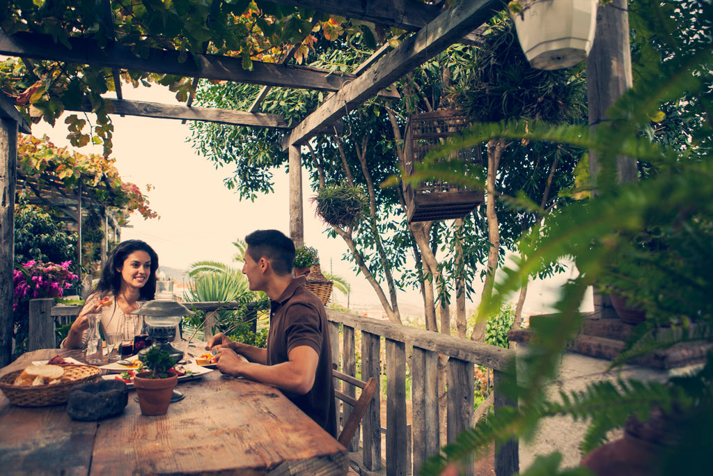 How to choose the best wellness holiday program in the Canary Islands